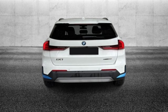BMW iX1 xDrive 30 - foto 4 di 4