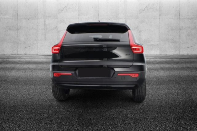Volvo XC40 B3 automatico Plus Black Edition - foto 4 di 4