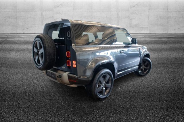 Land Rover Defender 90 3.0D I6 300 CV AWD Auto X-Dynamic SE - foto 3 di 4