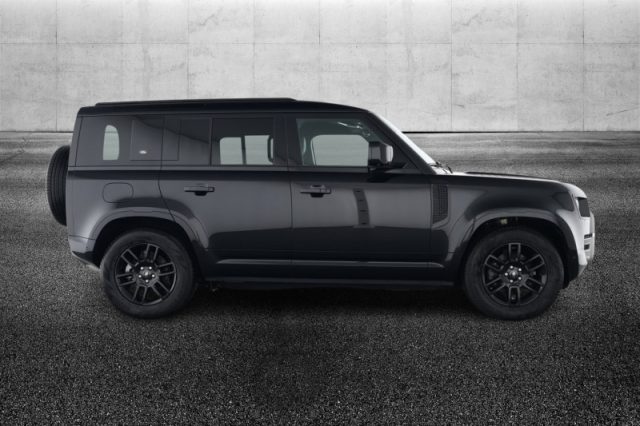 Land Rover Defender 110 3.0D I6 250 CV AWD Auto X-Dynamic SE - foto 4 di 4