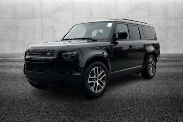Land Rover Defender 130 3.0D I6 300 CV AWD Auto X-Dynamic HSE, del 2024, 39.999 km, in vendita a Pieve Di Cento (BO)
