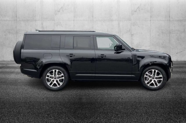 Land Rover Defender 130 3.0D I6 300 CV AWD Auto X-Dynamic HSE - foto 3 di 4