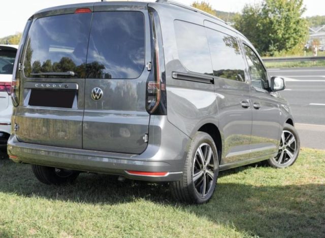 Volkswagen Caddy 2.0 TDI 122 CV DSG Style - foto 2 di 4