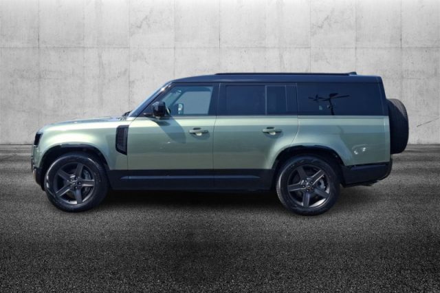 Land Rover Defender 130 3.0D I6 300 CV AWD Auto X-Dynamic SE - foto 4 di 4