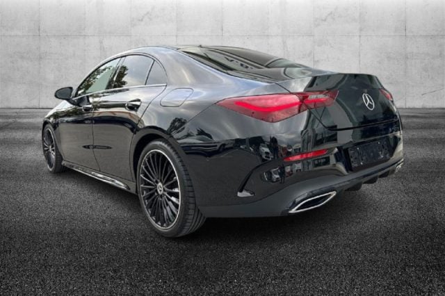 Mercedes-Benz CLA 200 Automatic AMG Line Advanced Plus - foto 3 di 4