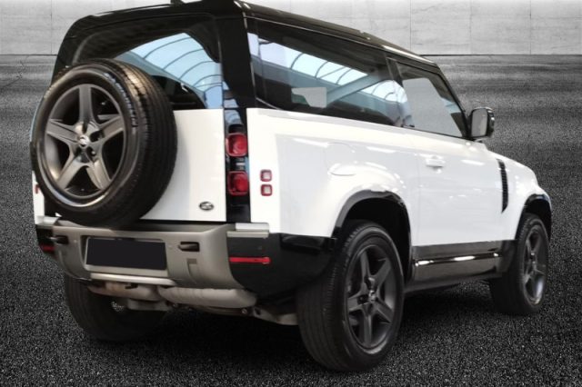 Land Rover Defender 90 3.0D I6 200 CV AWD Auto X-Dynamic SE - foto 2 di 4