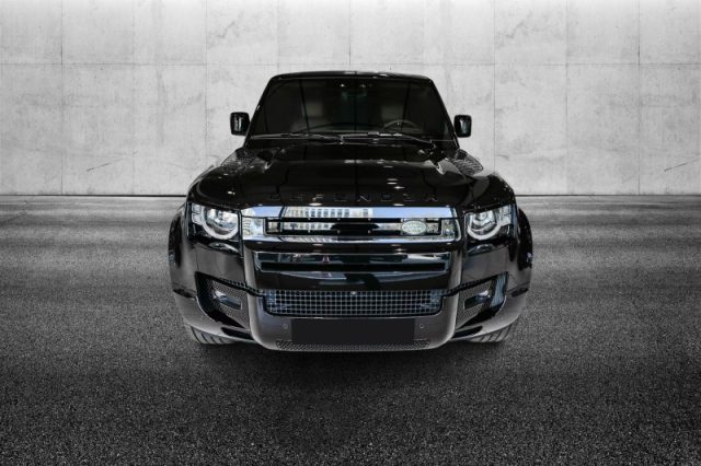 Land Rover Defender 130 3.0D I6 300 CV AWD Auto X-Dynamic HSE - foto 4 di 4