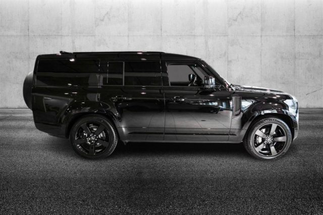 Land Rover Defender 130 3.0D I6 300 CV AWD Auto X-Dynamic HSE - foto 3 di 4
