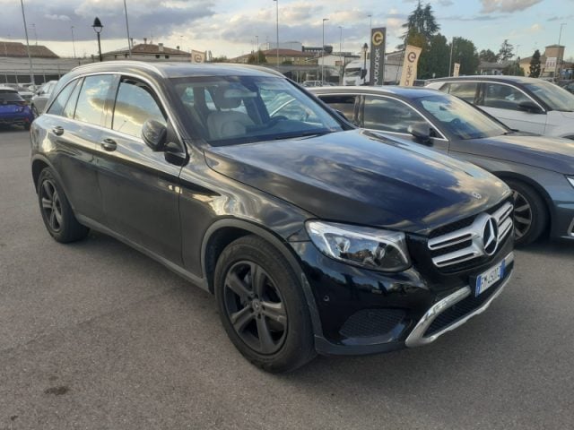 Mercedes-Benz GLC 220 d 4Matic Sport, del 2017, 147.000 km, in vendita a Pieve Di Cento (BO)