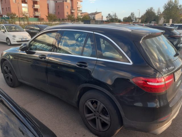 Mercedes-Benz GLC 220 d 4Matic Sport - foto 2 di 4