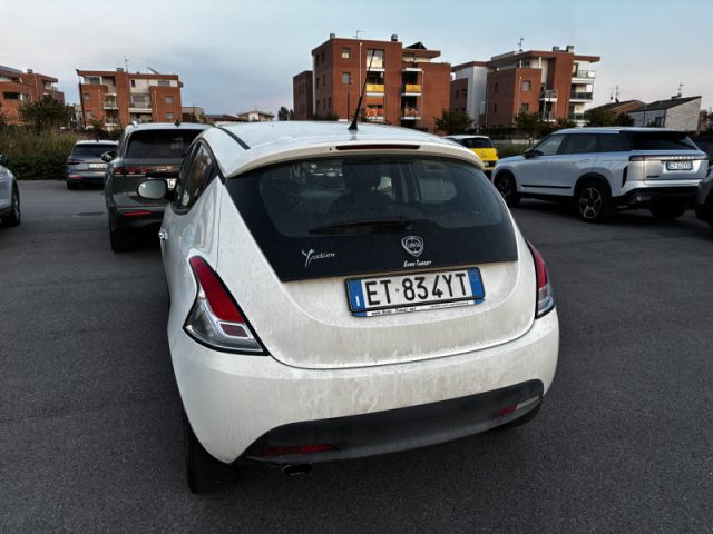 Lancia Ypsilon 1.2 69 CV 5 porte S&S Gold - foto 2 di 4