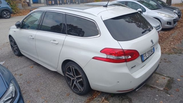 Peugeot 308 BlueHDi 150 S&S EAT6 SW GT Line - foto 2 di 4