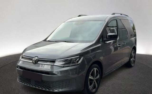 Volkswagen Caddy 2.0 TDI 122 CV DSG Style, del 2023, 49.980 km, in vendita a Pieve Di Cento (BO)