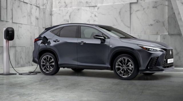 Lexus NX 450h+ Plug-in 4WD F-Sport nuovo a PIEVE DI CENTO