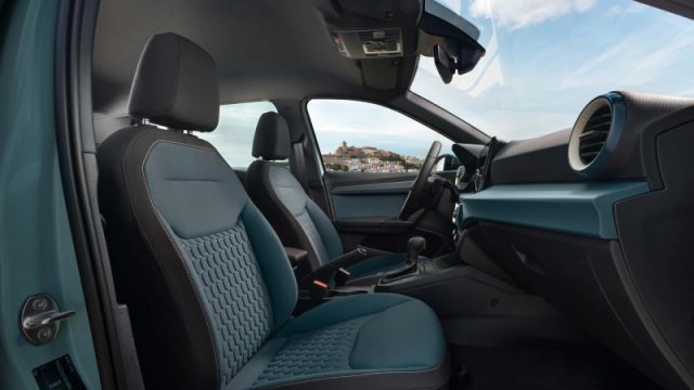 SEAT Arona 1.0 EcoTSI 115 CV Black Edition - foto 1 di 4