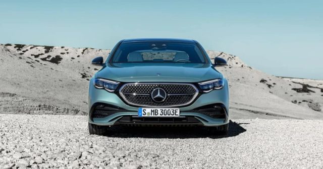 Mercedes-Benz E 300 de hybrid EQ 4Matic Advanced nuovo a PIEVE DI CENTO