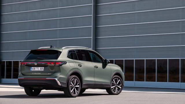 Volkswagen Tiguan 1.5 TSI eHybrid 272 CV DSG R-Line - foto 1 di 4