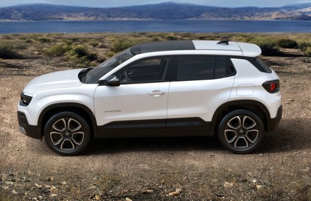 Jeep Avenger 1.2 Turbo 100 CV MHEV Summit - foto 2 di 4