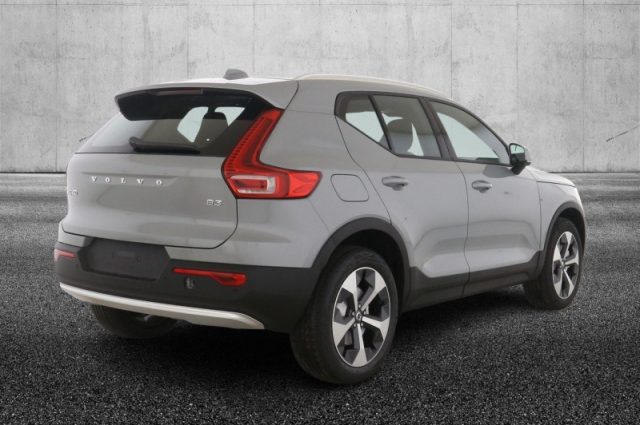 Volvo XC40 B3 automatico Core - foto 2 di 4