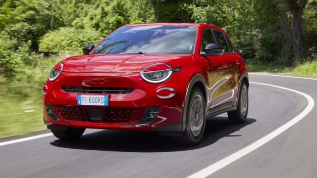 Fiat 600 Hybrid 145 CV DCT MHEV Pop - foto 1 di 4