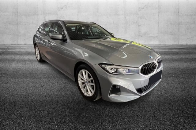 BMW 318 d 48V Touring - foto 2 di 4