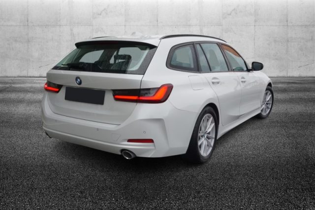 BMW 318 d 48V Touring - foto 4 di 4