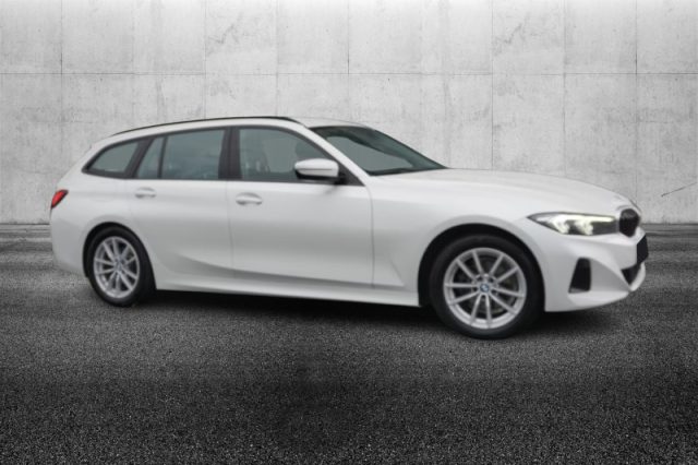 BMW 318 d 48V Touring - foto 3 di 4