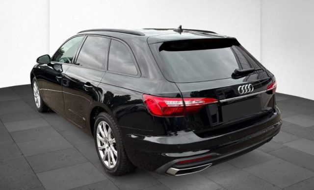 Audi A4 Avant 35 TFSI S tronic - foto 3 di 4