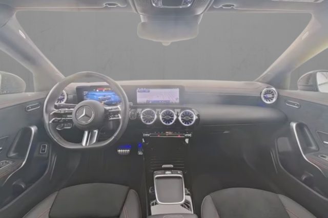 Mercedes-Benz CLA 200 d Automatic AMG Line Premium - foto 4 di 4