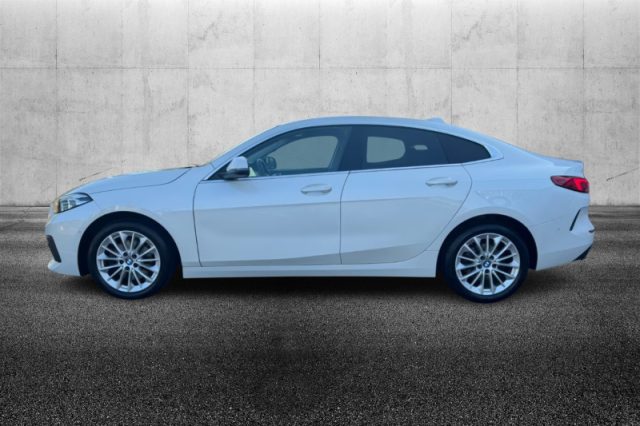 BMW 218 i Gran Coupé - foto 2 di 4