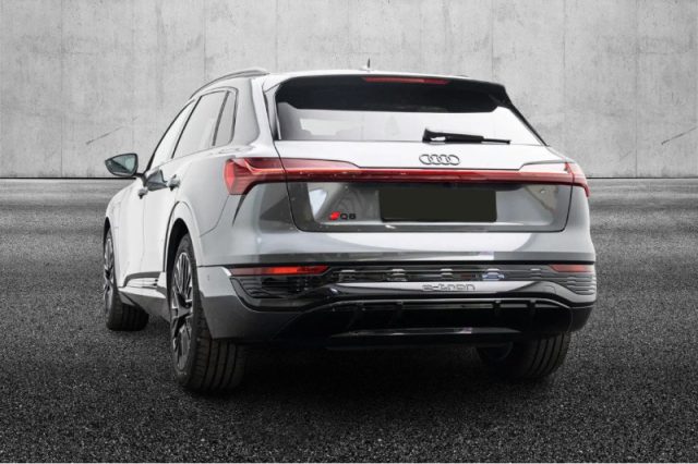 Audi Q8 e-tron 55 quattro S line edition - foto 3 di 4