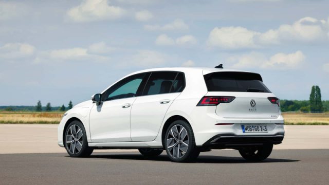 Volkswagen Golf 1.5 TSI eHybrid DSG Life nuovo a PIEVE DI CENTO