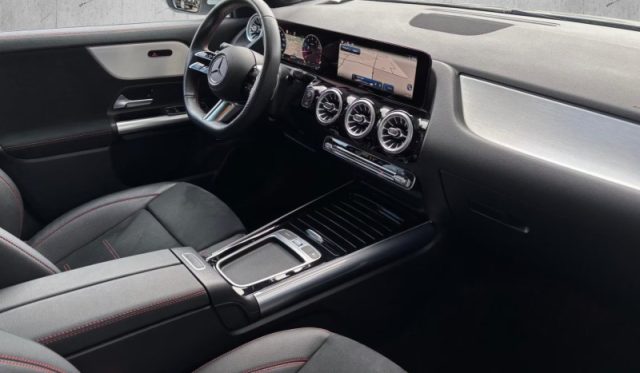 Mercedes-Benz GLA 200 Automatic AMG Line Premium - foto 4 di 4