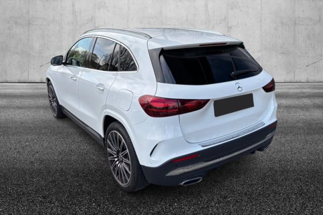Mercedes-Benz GLA 200 Automatic AMG Line Premium - foto 2 di 4