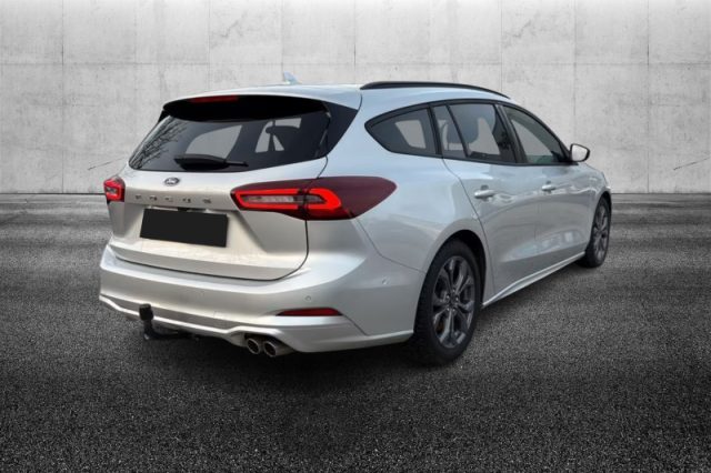 Ford Focus 1.5 EcoBlue 115 CV automatico SW ST-Line - foto 2 di 4