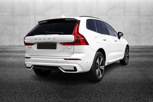 Volvo XC60 T8 Recharge Plug-in Hybrid AWD automatico Plus Da - foto 2 di 4