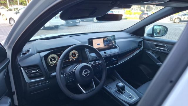 Nissan Qashqai 1.3 DIG-T 160 CV Tekna - foto 3 di 4