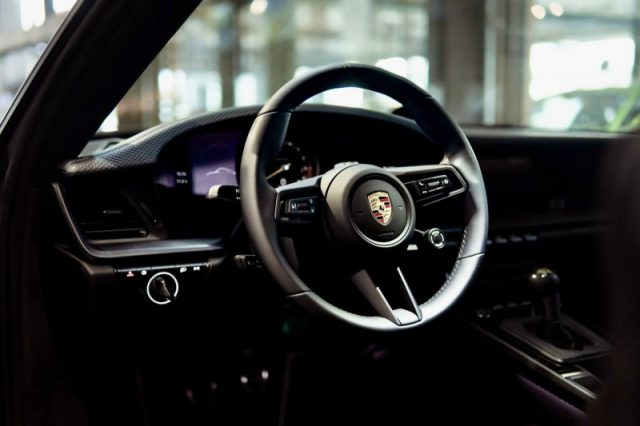 Porsche 911 GT3 Touring - foto 4 di 4
