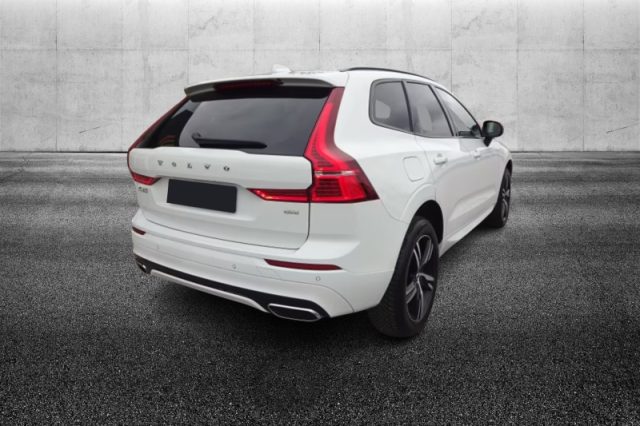 Volvo XC60 B4 Geartronic R-design - foto 4 di 4