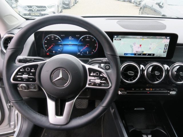 Mercedes-Benz GLB 180 d Automatic Sport Plus, del 2023, 19.999 km, in vendita a Pieve Di Cento (BO)