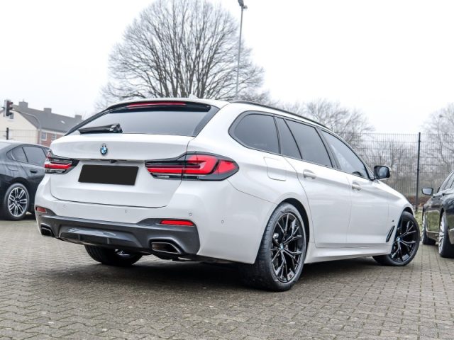 BMW 520 d 48V xDrive Touring Msport - foto 2 di 4
