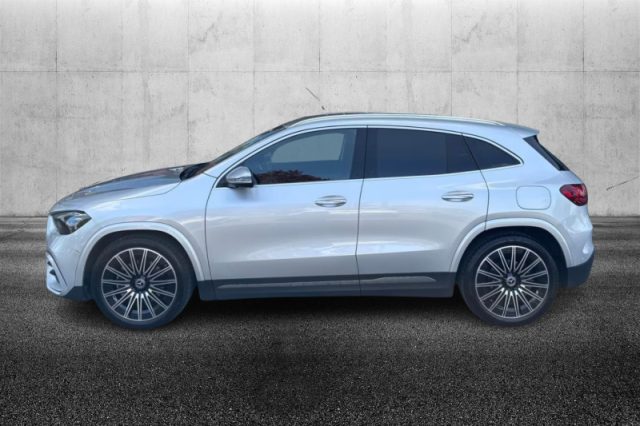 Mercedes-Benz GLA 200 Automatic AMG Line Premium - foto 4 di 4