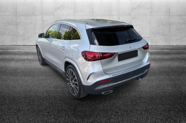Mercedes-Benz GLA 200 Automatic AMG Line Premium - foto 3 di 4