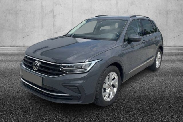 Volkswagen Tiguan 2.0 TDI 150 CV SCR DSG 4MOTION Life usato a PIEVE DI CENTO