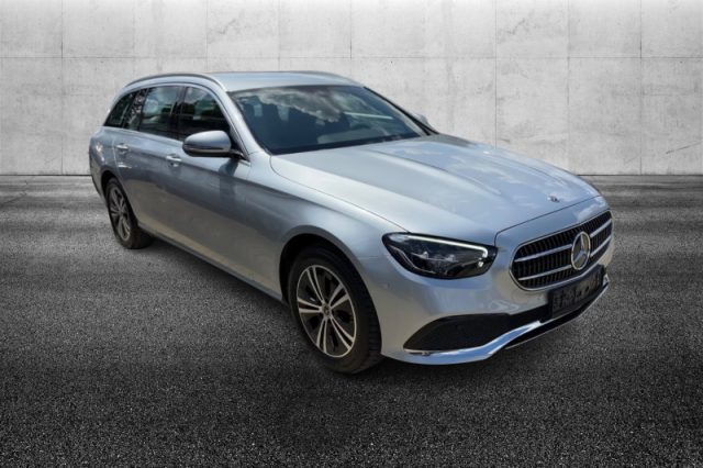 Mercedes-Benz E 220 d S.W. 4Matic Auto Business Sport - foto 2 di 4