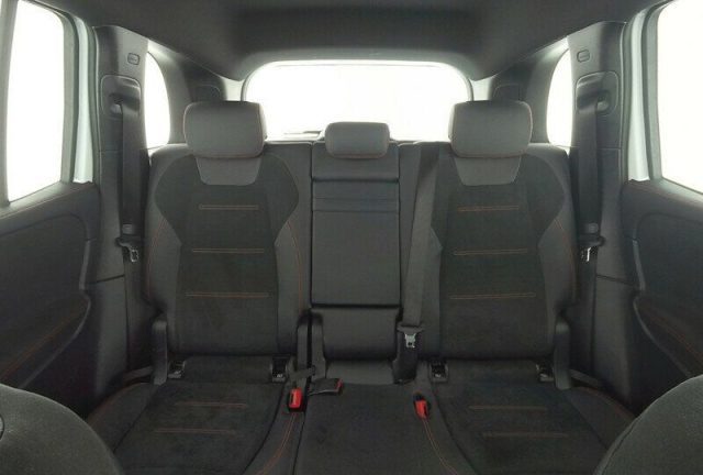 Mercedes-Benz GLB 200 Automatic Premium, del 2022, 34.999 km, in vendita a Pieve Di Cento (BO)
