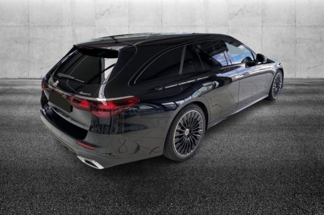 Mercedes-Benz E 300 de hybrid EQ 4Matic S.W. AMG Line Premium - foto 3 di 4