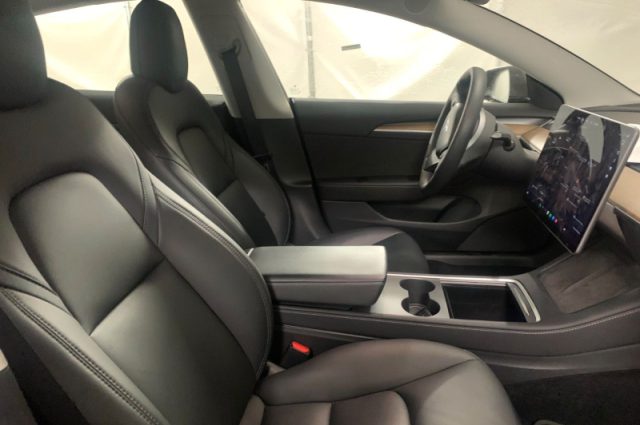 Tesla Model 3 Long Range Dual Motor AWD - foto 4 di 4