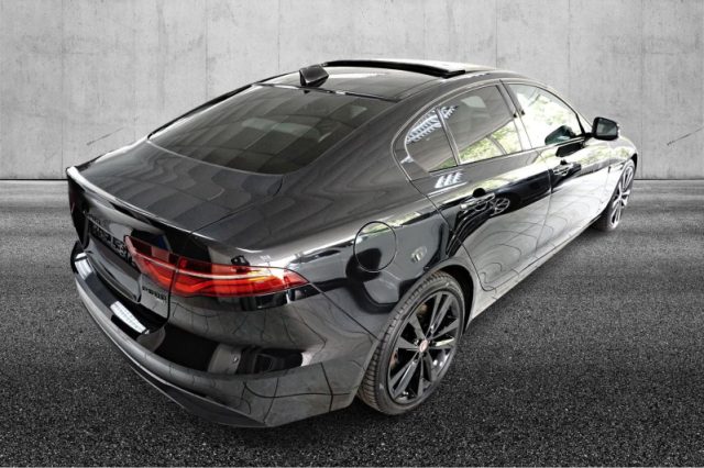 Jaguar XE 2.0 D 204 CV aut. R-Dynamic HSE - foto 3 di 15