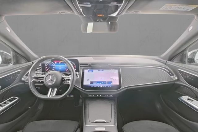 Mercedes-Benz E 220 d Mild hybrid S.W. AMG Line Advanced Plus - foto 3 di 4